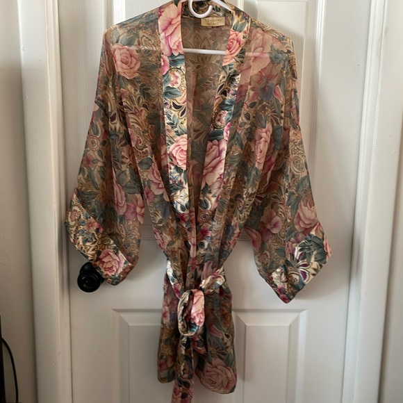 Victoria's Secret Vintage Gold Label Floral Sheer Satin Trim Robe - Picture 1 of 9